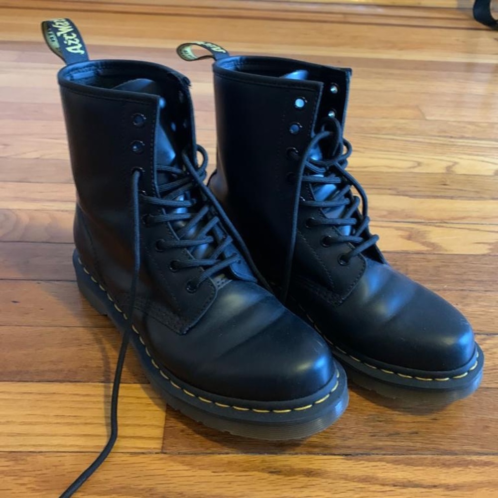 Women’s Dr. Martens size 8